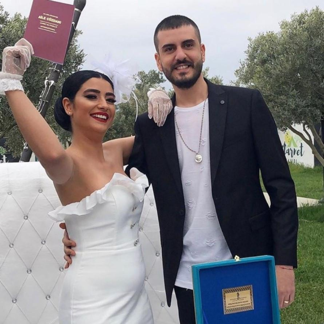 Sevilen Müzik Ustası Hüsnü Şenlendirici'nin Ailesine Yeni Bir Üye Katıldı