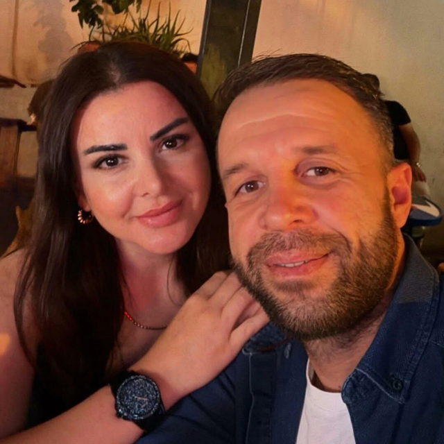 Babası cenazeye sedyeyle getirildi, şehit kızının tabuta son bakışı yürekleri yaktı