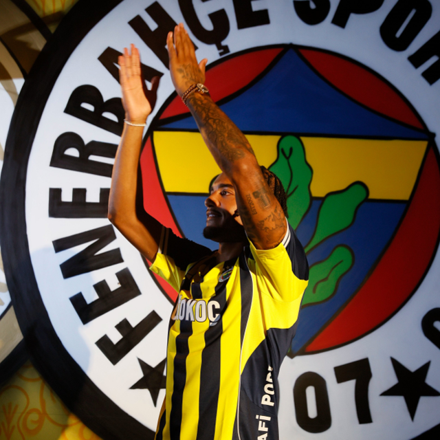 Fenerbahçe'nin Gent'ten Transfer Ettiği Yıldız Oyuncu Archie Brown, Kulüp Televizyonuna Konuştu