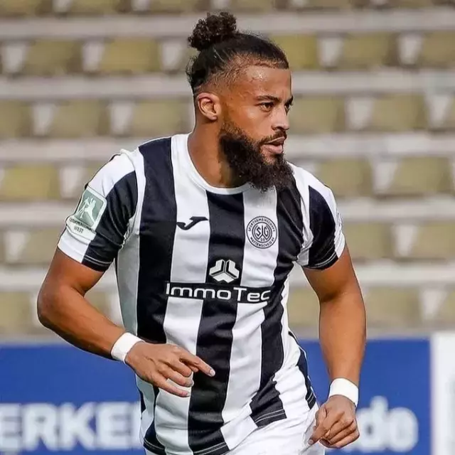 Galatasaray'a Transferiyle Dikkatleri Çeken Leroy Sane, Ailesiyle Birlikte Türkiye'ye Geliyor