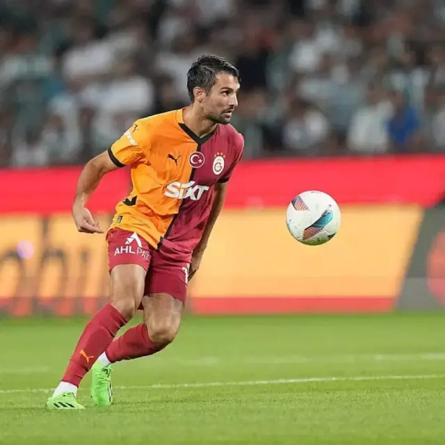 Galatasaray'ın eski yıldızı 31 yaşında futbolu bıraktı