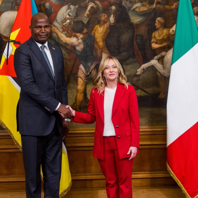 Meloni ve Mozambik Cumhurbaşkanı'nın boy farkı gündem oldu