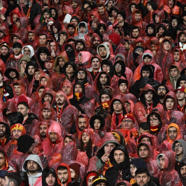 Dursun Özbek'ten gündem olan yağmurluklar için açıklama