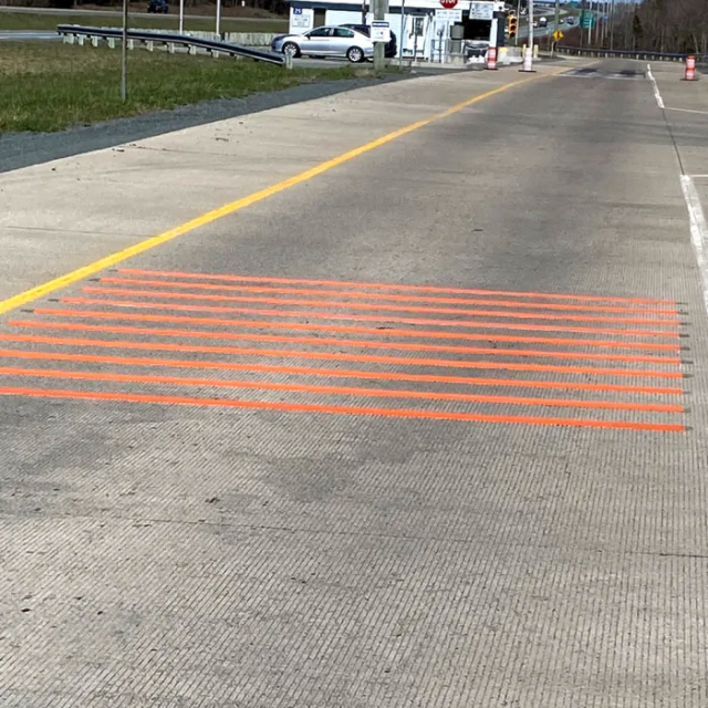 Yeni turuncu şeritler yollardaki yerini almaya başladı