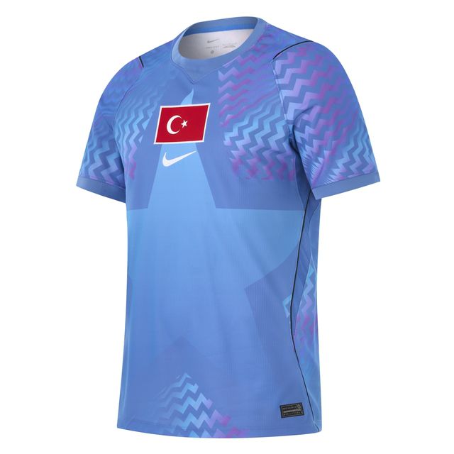 Resmen tanıtıldı! İşte yeni milli formalarımız