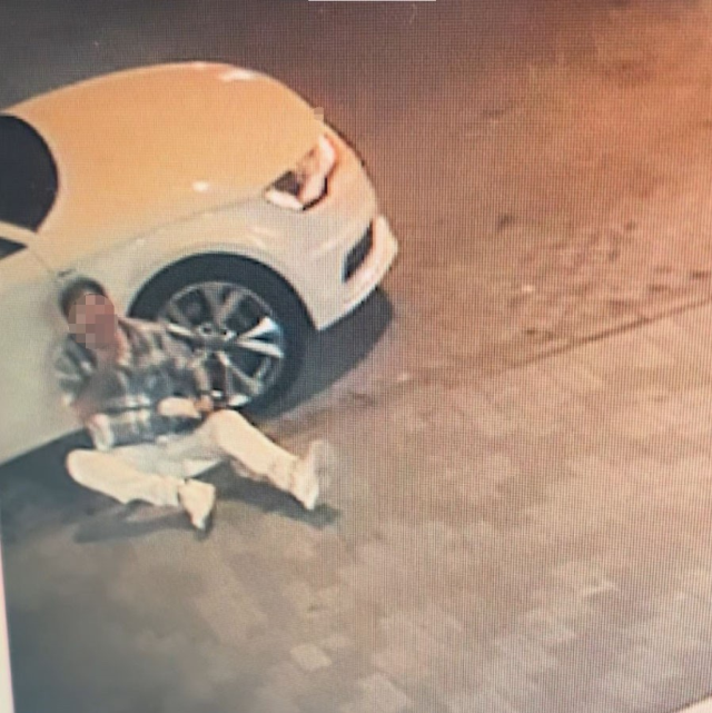 İstanbul'da Kaldırımda Yürüyen Vatandaşa Sebepsiz Yumruklu Saldırı