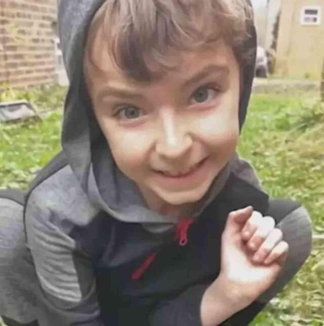 154 kiloluk üvey anne 10 yaşındaki oğlunun üzerine oturarak öldürdü