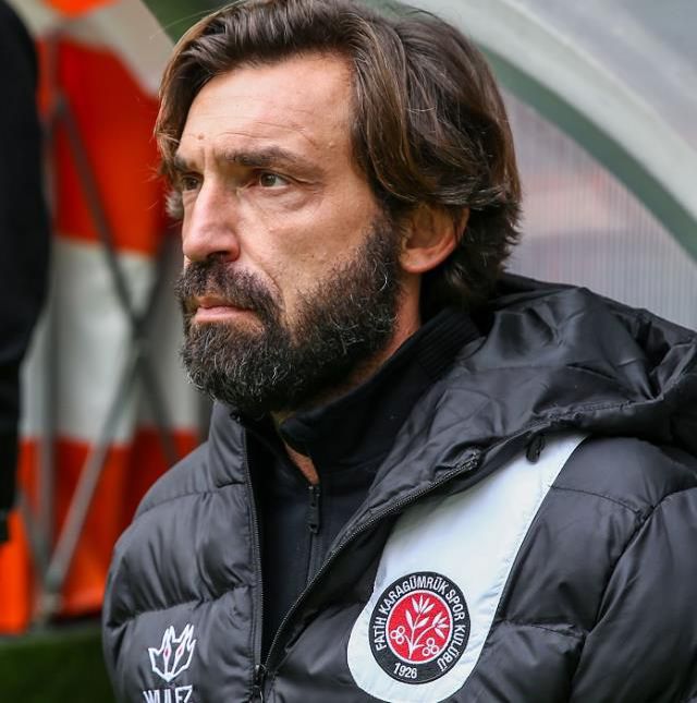 Süper Lig'deki İtalyan derbisi nefes kesti! Montella, Pirlo'yu üzdü