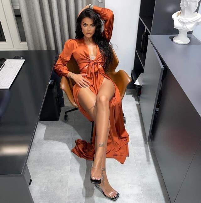 Berdan Mardini, şarkıcı komşusu Morena Taraku'yla aşk yaşıyor