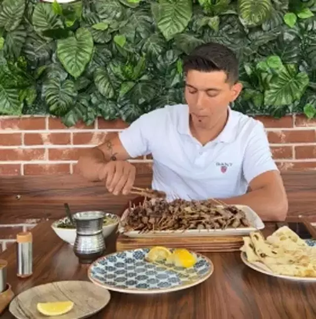 Son dakika gündem: Çöp şiş yeme yarışmasını kazanamayınca parasız kalıp kapkaç yapmış