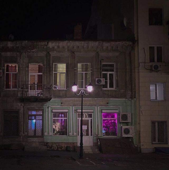 Söylentiler ürkütücü! Rusya, evlerden yansıyan esrarengiz mor ışıkların peşine düştü