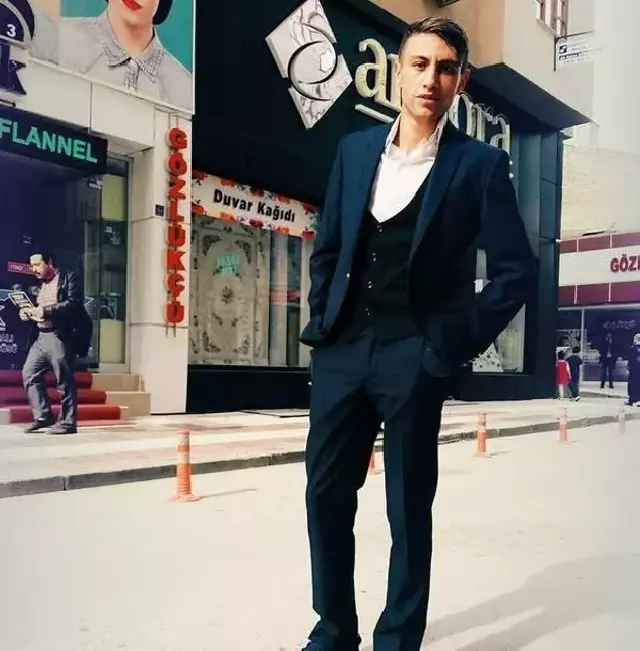 Kaldırıma çarpan motosikletteki 2 genç öldü