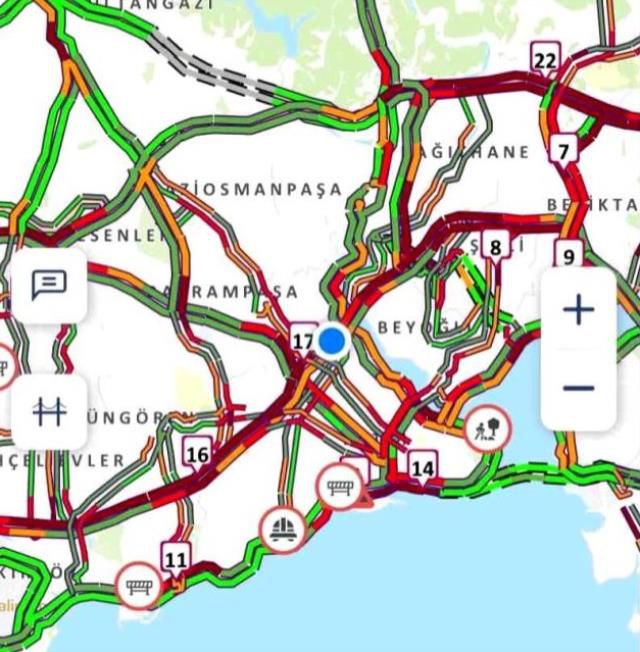 İstanbul'da yollar kilit! Trafik yoğunluğu yüzde 90 oldu, binlerce araç yollarda kaldı