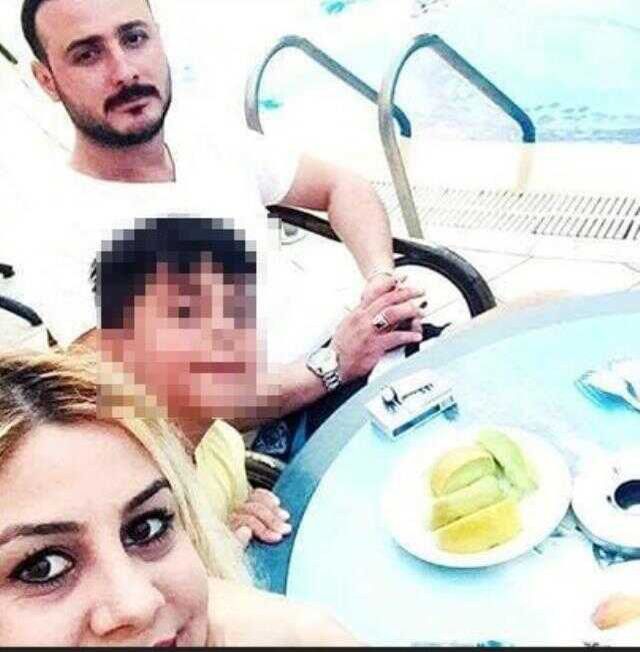 Bina çöktü 8-10 adım sonra kendini caddede buldu, kocası ve oğlunun kurtarılmasını bekliyor