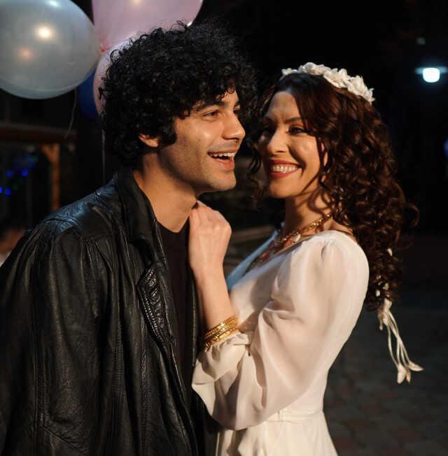 Arzu Yanardağ, rol aldığı filmin setinde sevgilisinden evlilik teklifi aldı