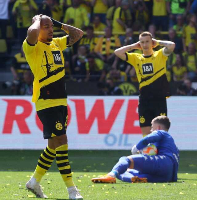Bayram günü zehir oldu! Dortmund, şampiyonluk maçına gelen taraftarını ağlattı
