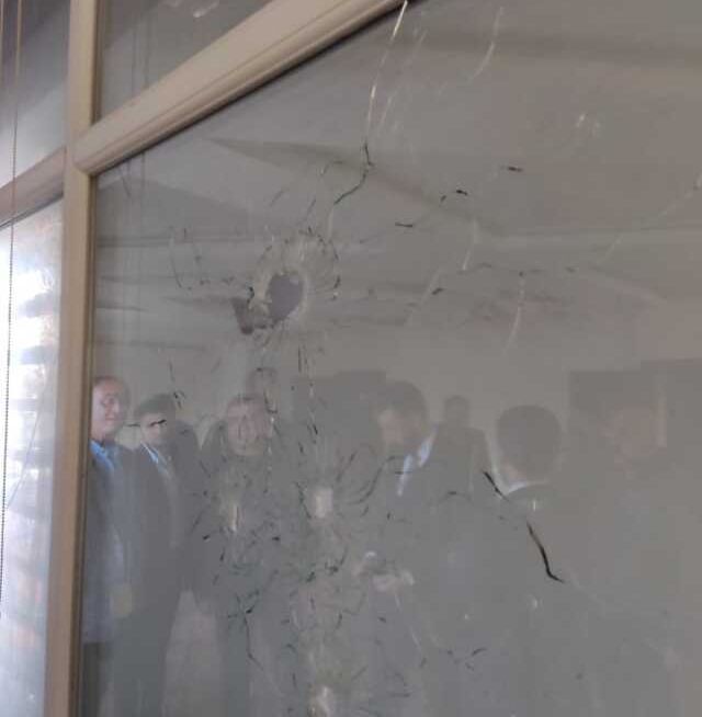 Son Dakika: AK Parti Çukurova ilçe binasına silahlı saldırı
