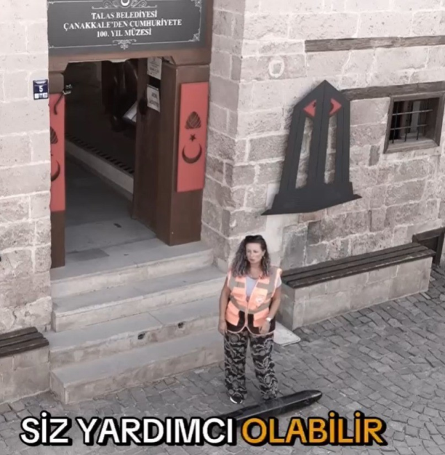 Kayseri'de 215 Kilogramlık Top Mermisini Kaldırmaya Çalışanlar Duygusal Anlar Yaşadı