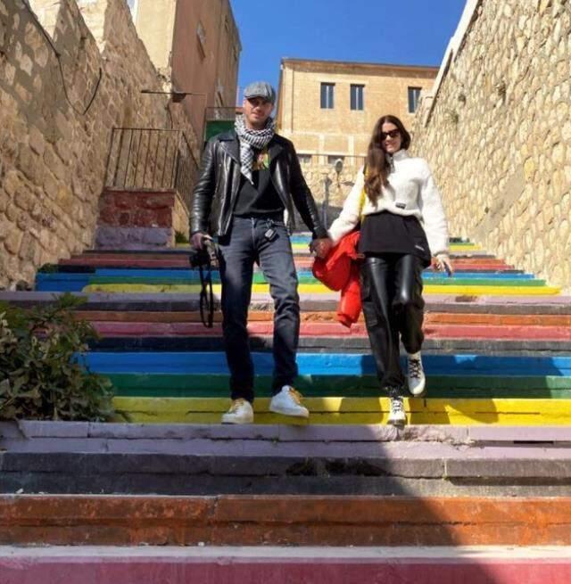 Başak Dizer ve Kıvanç Tatlıtuğ, el ele Mardin'i gezdi