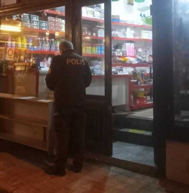 Kendini depremzede olarak tanıtarak topladığı yardım malzemelerini iş yerinde satan kişi tutuklandı