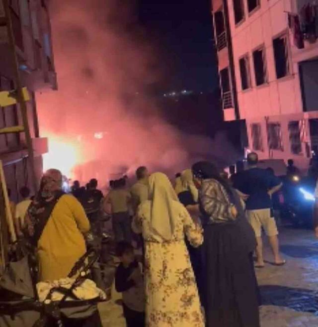 Esenyurt gece yarısı alev alev yandı! 8 araç ve iş yerini kundaklandı