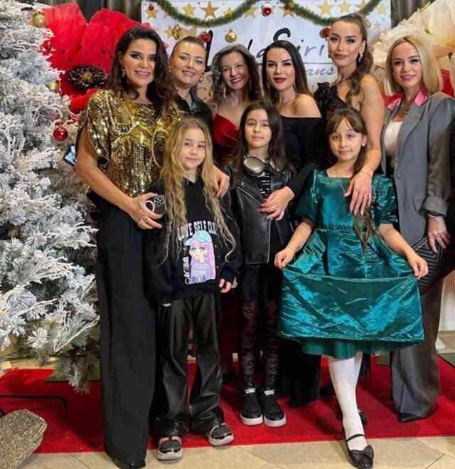 Türkiye'de ilk! Ekranların minik yıldızları Çocuk Ödül Gecesi'nde ödüllerini aldı