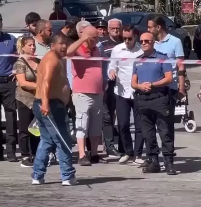 Ceza kesilen seyyar satıcı, 2 çocuğu ve kendi üzerine benzin döküp yakmak istedi