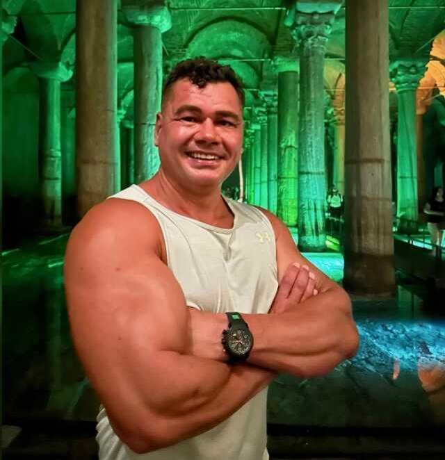 Savaş Cebeci kimdir? Savaş Cebeci boyu, kilosu ve yaşı kaçtır? Savaş Cebeci'nin mesleği nedir?