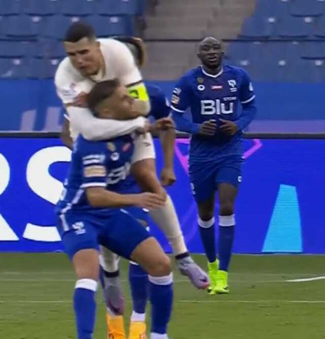 İsminin ağırlığına hiç yakışmıyor! Cristiano Ronaldo'dan rakibine insanlık dışı hareket