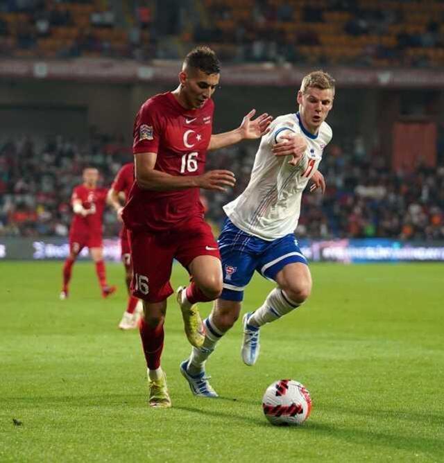 Fenerbahçe, Mert Müldür transferinde son düzlükte! Bu saatten sonra imza atmaması mucize olur