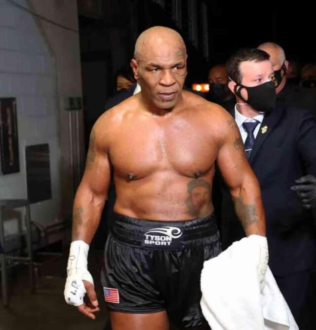 Mike Tyson ve fenomen Jake Paul ne zaman dövüşecek?