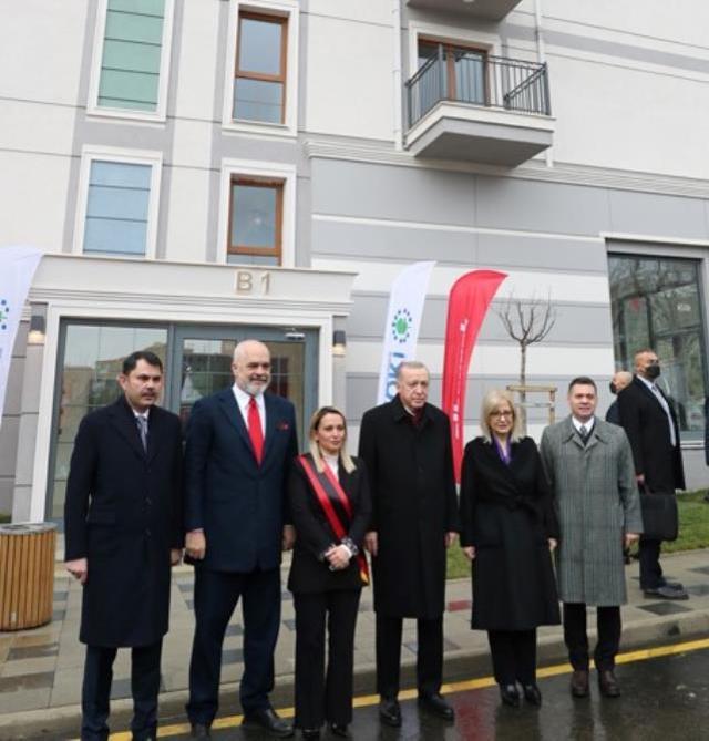 Son Dakika: Açılışını Cumhurbaşkanı Erdoğan yaptı! Türkiye, Arnavutluk'a yüzlerce deprem konutu teslim etti