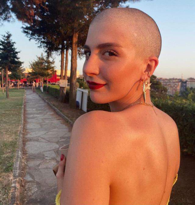 Sarp Levendoğlu, kendisinden 15 yaş küçük Naz Çağla Irmak'la aşk yaşamaya başladı