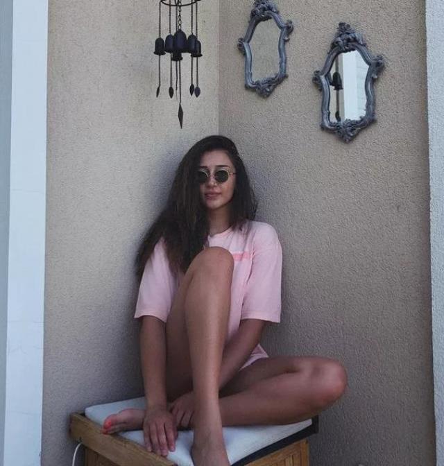 Herkes onu voleybol sahasında izliyordu! Milli yıldız Hande Baladın'ın bikinili pozları bomba