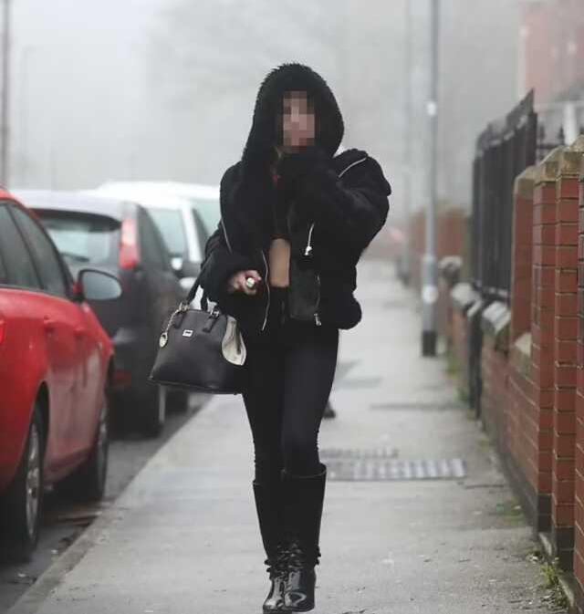 Hayat kadınlarının okul önünde öğrenci babalarını hedef almaları tepkiye sebep oldu