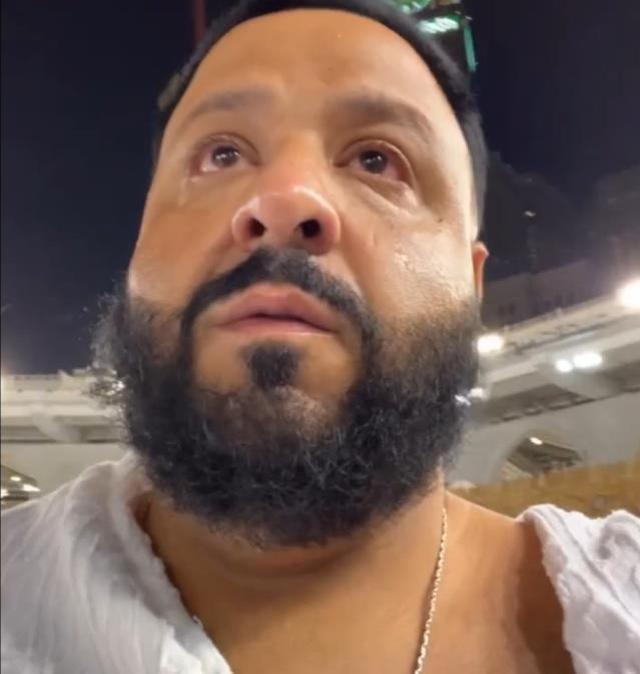 DJ Khaled, ünlü boksör Mike Tyson ile gittiği Kabe'de gözyaşlarını tutamadı