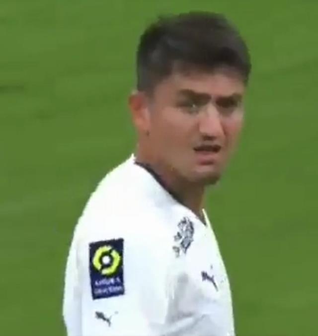 Cengiz Ünder kenara baktı ve hayatının şokunu yaşadı! Sinirden çıldırıp direkt soyunma odasına gitti