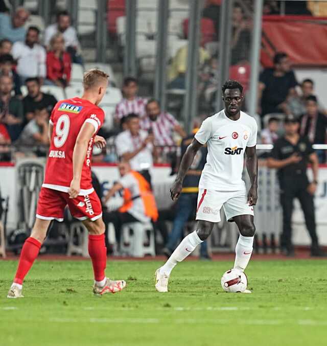 Son Dakika: Aslan 3 puanı kaptı! Galatasaray, Süper Lig'in 8. haftasında Antalyaspor'u deplasmanda 2-0 mağlup etti