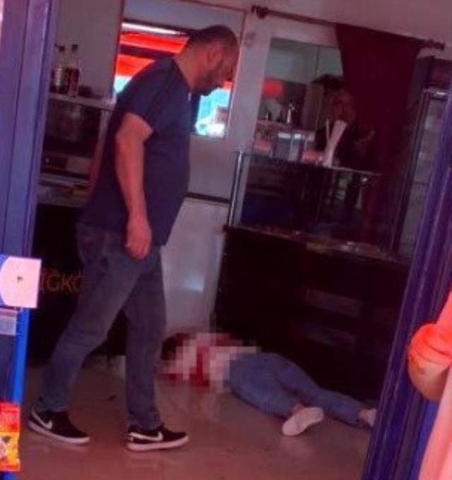 Boşanma aşamasında olduğu karısını adliye önünde defalarca bıçakladı