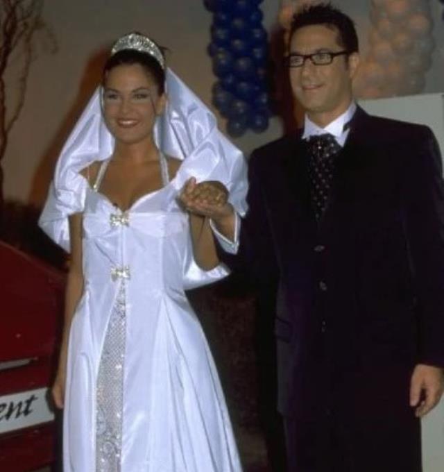 Mehmet Ali Erbil'le aşk yaşadığı için pişman mı? Özlem Yıldız, yıllar önce yaşananları anlattı