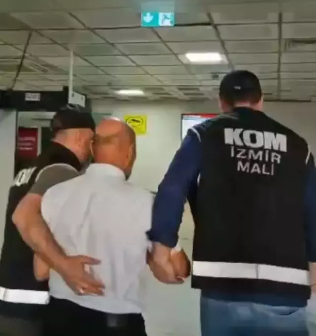 İzmir'deki operasyonun kapsamı genişledi! İşte Tunç Soyer'in gözaltına alındığı anlar