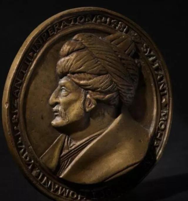 Son Dakika: Fatih Sultan Mehmet'in resmedildiği madalyon Londra'daki müzayedede 818 bin TL'ye satıldı