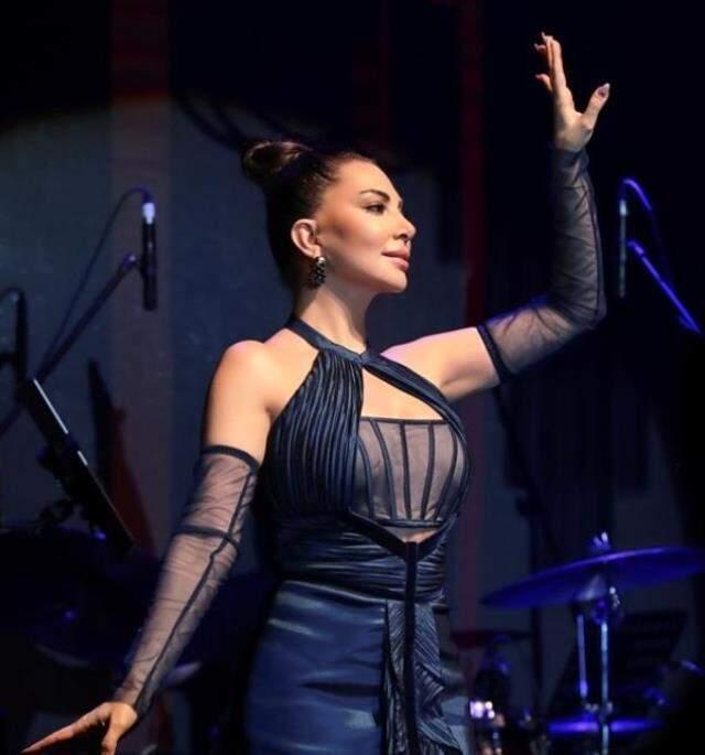 Ödülleri için daire yaptıran Ebru Yaşar'dan güldüren çıkış: Villaya geçeceğiz