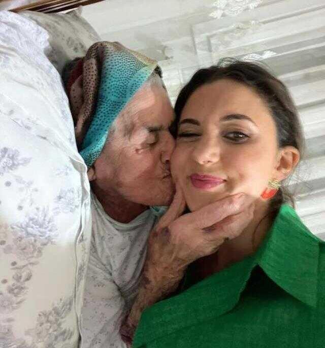 Karsu'nun halası vefat mı etti? Karsu'nun halası öldü mü? Şarkıcı Karsu'nun enkaz altında kalan halası hayatını kaybetti!