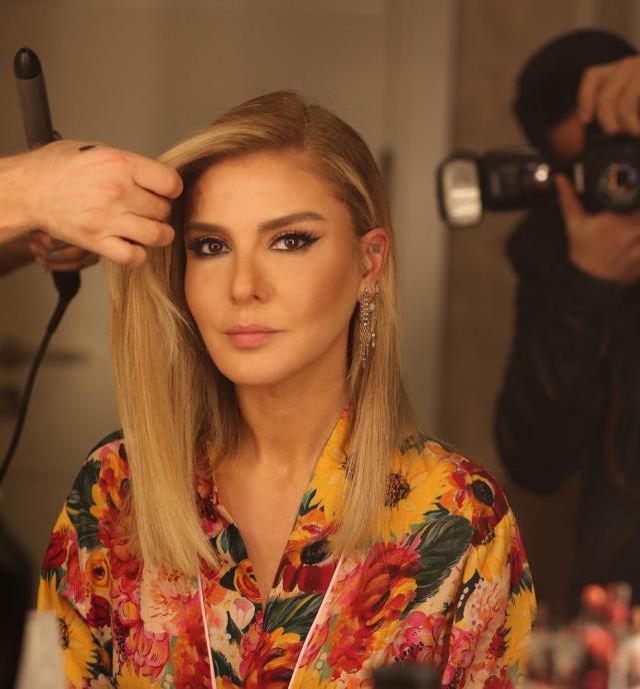 Gülben Ergen'den ayaklarını yalamak isteyen takipçilerine öneri: Dondurma yalayın