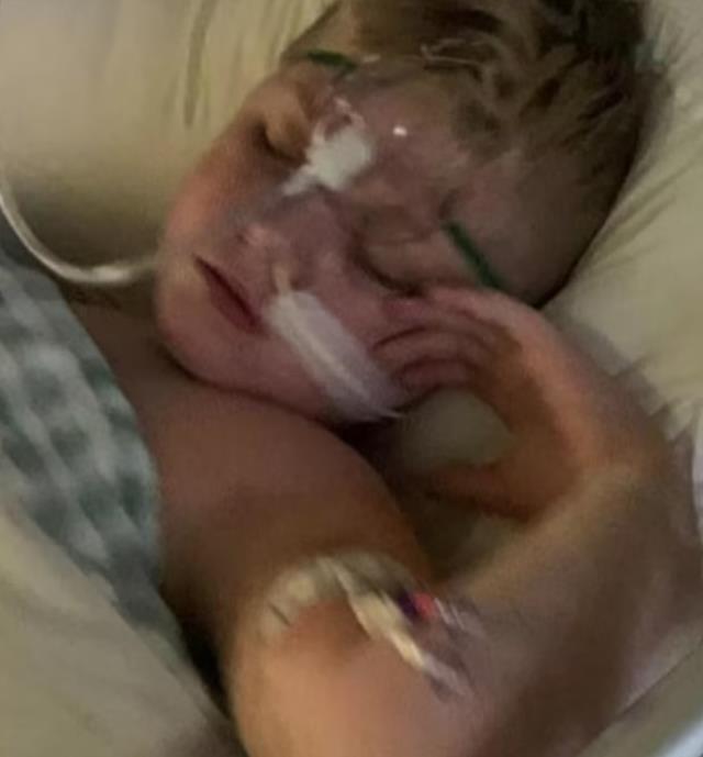 Astım teşhisi konulan çocuğun boğazından plastik oyuncak çıktı