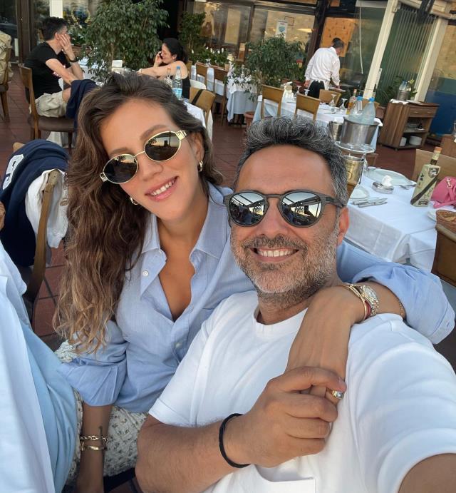 Arda Türkmen ve Melodi Elbirliler çiftinin ilk bebekleri dünyaya geldi