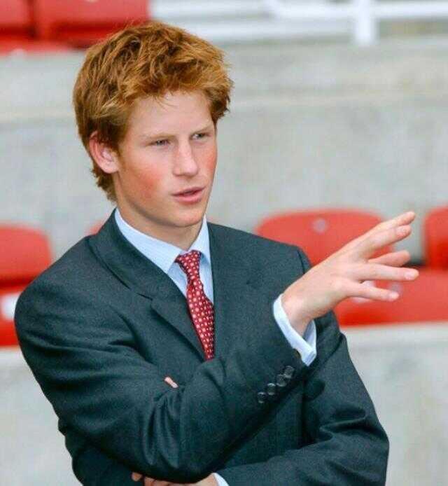 Asi Prens'ten art arda bomba itiraflar! Yardım yürüyüşü sırasında cinsel organı donmuş