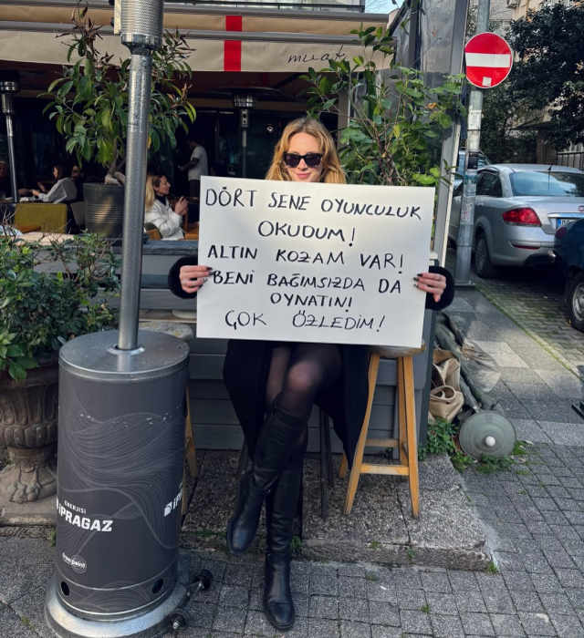 بازیگر مشهور راه حل را در بنر نوشتن یافت: چهار سال درس خواندم، جایزه‌ی طلای کوپا دارم