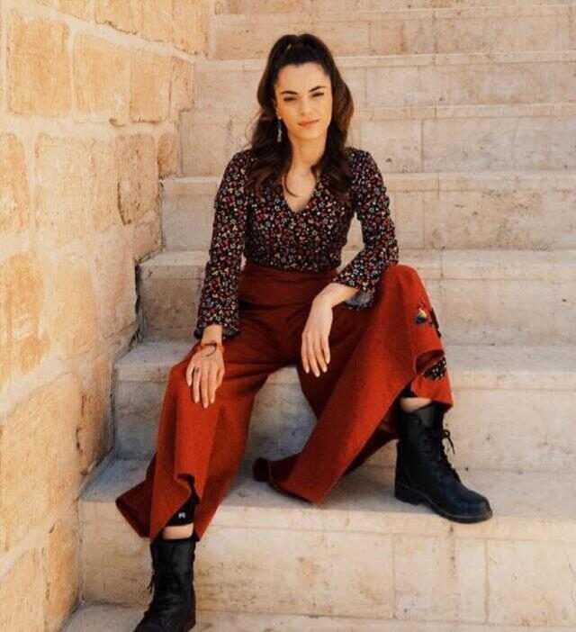 İyilik dizisinin başrolü Sera Kutlubey, sahne gereği çıktığı metrelerce yükseklikte dublör kullanmadı